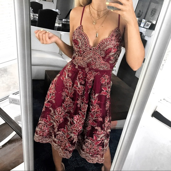 🆕 BURGUNDY GOLD EMBROIDERED MIDI DRESS! - Picture 7 of 11